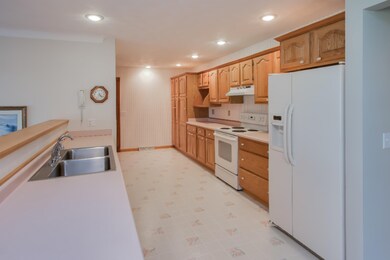 2459_N_Drake_Road-15