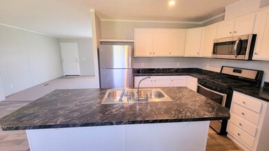 466 Montana unit 466, Belleville, MI 48111 - photo 4