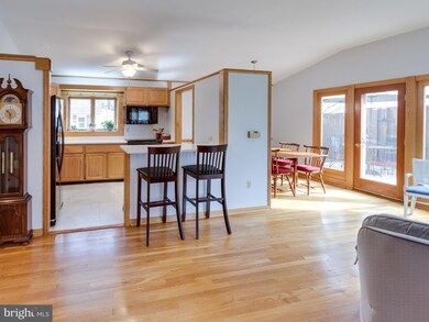 10902 Maple St, Fairfax, VA 22030 - photo 7