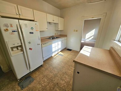 109 SW Clay St, Topeka, KS 66606 - photo 7