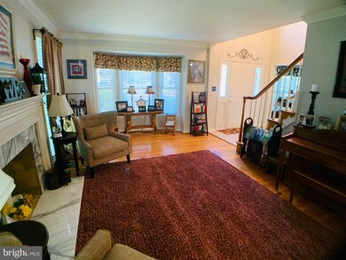 8604 Oak Chase Cir, Fairfax Station, VA 22039 - photo 5