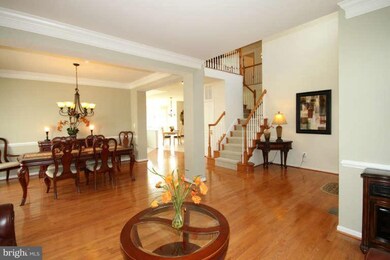 43071 Holly Tree Ln, Chantilly, VA 20152 - photo 2