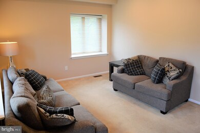 1747 W Chester Pike unit 35, Havertown, PA 19083 - photo 3