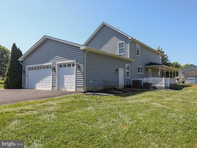 445 Quaint Swan Dale Dr, Martinsburg, WV 25404 - photo 3