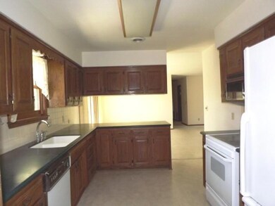 Kitchen. Appliances Convey