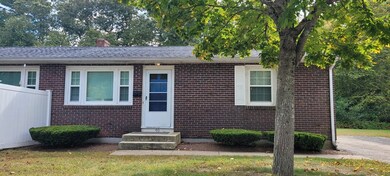 40 Cobb Dr, Rockland, MA 02370 - photo 2