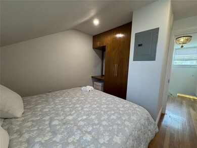 8 Barney St unit 3, Newport, RI 02840 - photo 4