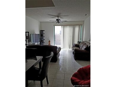 DINING/LIVING ROOM