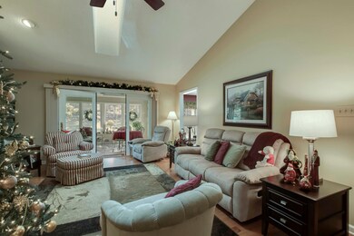 07_152 Oostanali Way_Living04