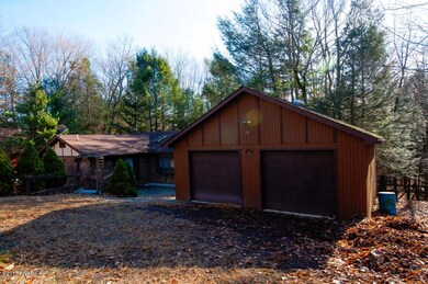 1029 Red Hawk Dr, Lake Ariel, PA 18436 - photo 2