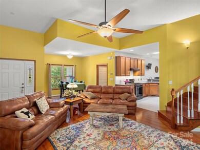 135 Buckeye Dr unit 94, Hendersonville, NC 28792 - photo 7