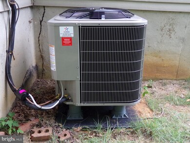 18096 Tompkins Ct, Dumfries, VA 22026 - photo 7