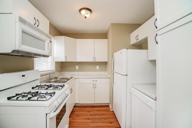 2231 Dartmouth Ave, Columbus, OH 43219 - photo 6