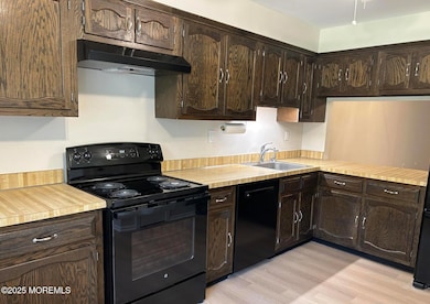 211 Covered Bridge Blvd unit B, Manalapan, NJ 07726 - photo 6