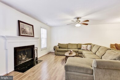 1490 Lowell Ct, Crofton, MD 21114 - photo 5