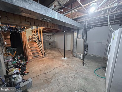 3413 Doe Run Ct, Herndon, VA 20171 - photo 7