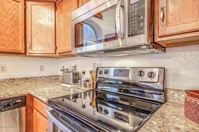 Eat In Kitchen (6)