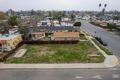 830 9th St, Bakersfield, CA 93304 - photo 2