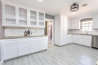 1309 Magnolia St, Gainesville, TX 76240 - photo 7