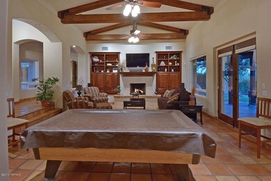 Spacious Living Room w/Vaulted Ceilings