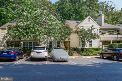 2217 Lovedale Ln unit J, Reston, VA 20191 - photo 2