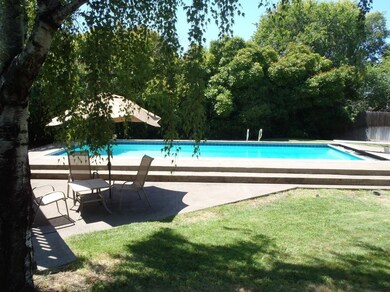 1633 Brookdale Ave, Medford, OR 97504 - photo 3