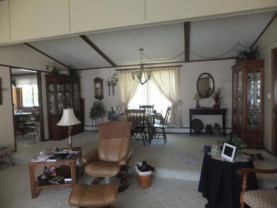 611 W Oak Ave, Glen Ullin, ND 58631 - photo 4