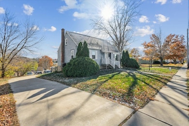 44 S Algona St, Dubuque, IA 52001 - photo 2