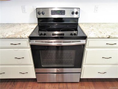Stainless Steel Kitchen Appliances (Installed 2017
