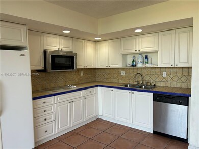 8600 SW 133rd Ave Rd unit 423, Miami, FL 33183 - photo 2