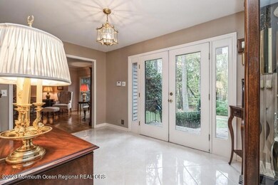 04_71BunkerHillDR_32_Foyer_LowRes