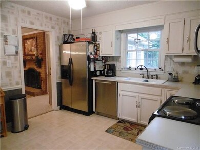 204 Ogden Dr, Gastonia, NC 28056 - photo 4