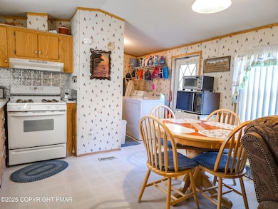 34 Valley Gorge Mobile Home, White Haven, PA 18661 - photo 5