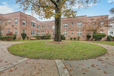 250 Central Ave unit B204, Lawrence, NY 11559 - photo 4