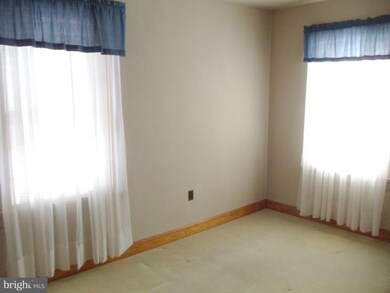 456 Lortz Ave, Chambersburg, PA 17201 - photo 5