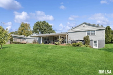 2714 Harmony Dr, Bettendorf, IA 52722 - photo 2