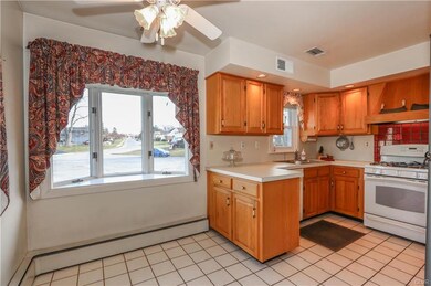 3434 Thomas Cir, Whitehall, PA 18052 - photo 7