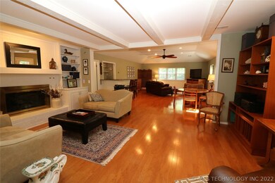 2420 Dorchester Dr, Bartlesville, OK 74006 - photo 3