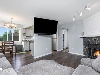 06-Living Room-DW-2492