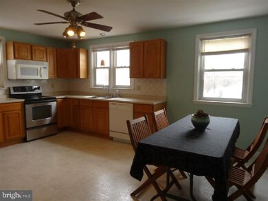 925 N 9th St, Reading, PA 19604 - photo 5