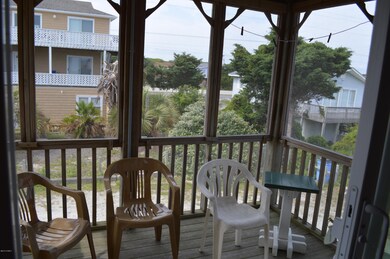 SCREENED PORCH