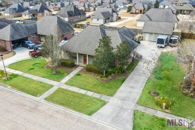 6103 Woodbend Dr, Zachary, LA 70791 - photo 5