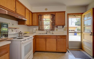 Kitchen (2)