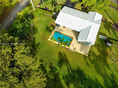 10320 SW 91st St, Miami, FL 33176 - photo 5