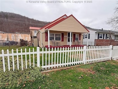 407 Dupont Ave, Nitro, WV 25143 - photo 5