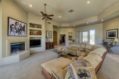 004_Living Room