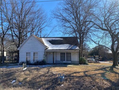 410 E 6th St, Bonham, TX 75418 - photo 2