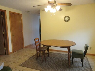 195 West St, Ludlow, MA 01056 - photo 6