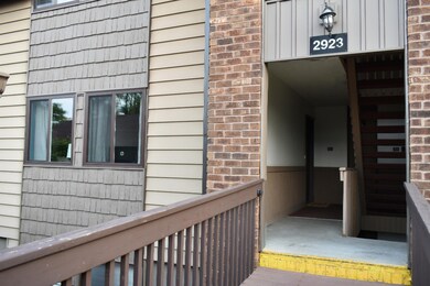 2923 Byron Center Ave SW unit C, Wyoming, MI 49519 - photo 2