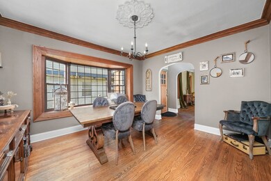 555 S Saylor Ave, Elmhurst, IL 60126 - photo 6